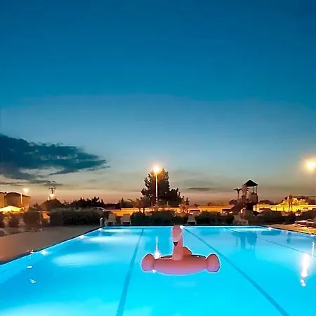 Hotel Family Friend Poolbbq 3b1 Alacati Çeşme
