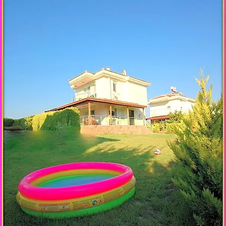 Family Friend Poolbbq 3b1 Alacati Hotel