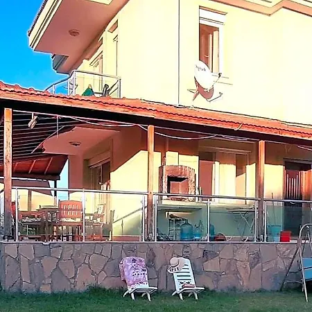 Hotel Family Friend Poolbbq 3b1 Alacati 3*